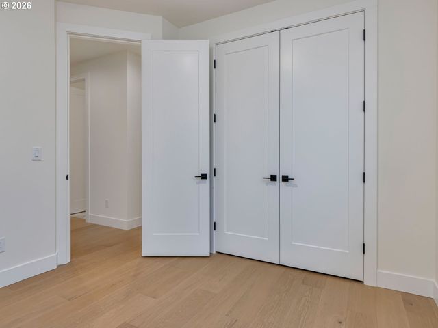 154 E AIREDALE Ave, La Center, WA 98629