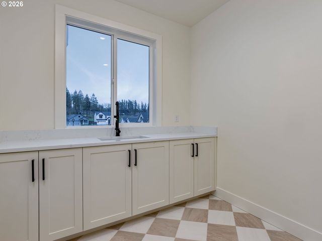 154 E AIREDALE Ave, La Center, WA 98629