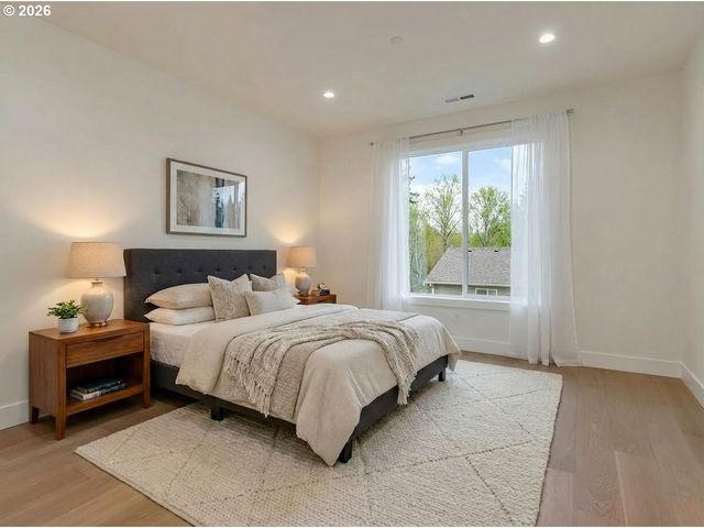 154 E AIREDALE Ave, La Center, WA 98629