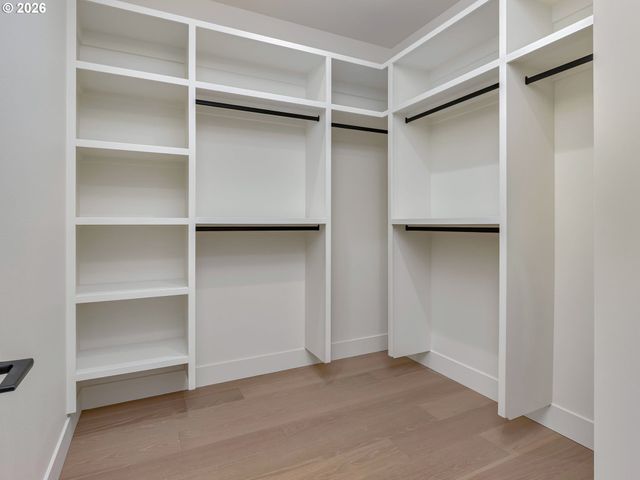 154 E AIREDALE Ave, La Center, WA 98629