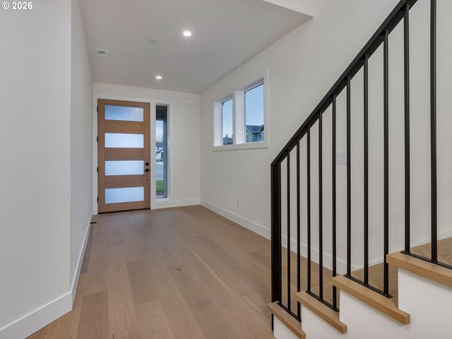 154 E AIREDALE Ave, La Center, WA 98629