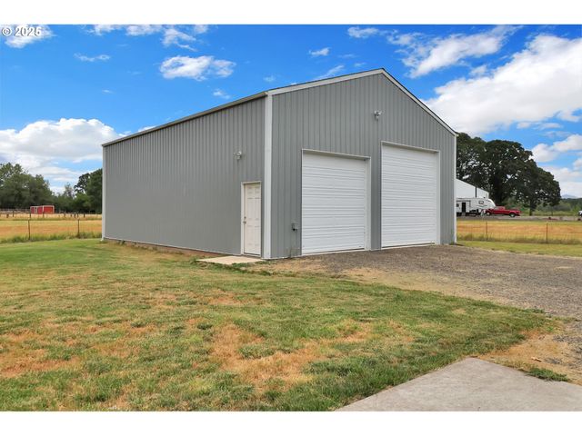 93215 LONG TOM Dr, Cheshire, OR 97419