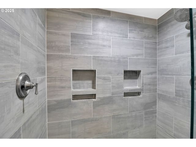 93215 LONG TOM Dr, Cheshire, OR 97419
