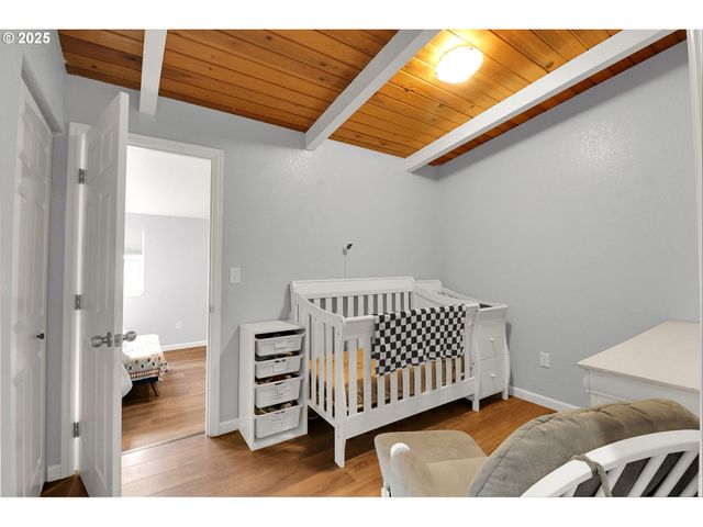 93215 LONG TOM Dr, Cheshire, OR 97419
