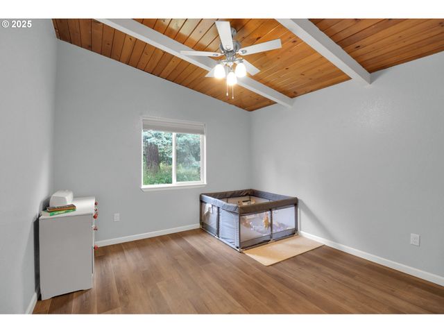 93215 LONG TOM Dr, Cheshire, OR 97419