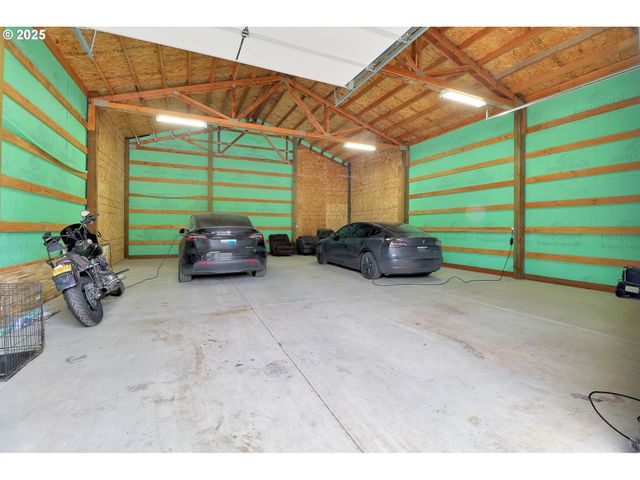 93215 LONG TOM Dr, Cheshire, OR 97419