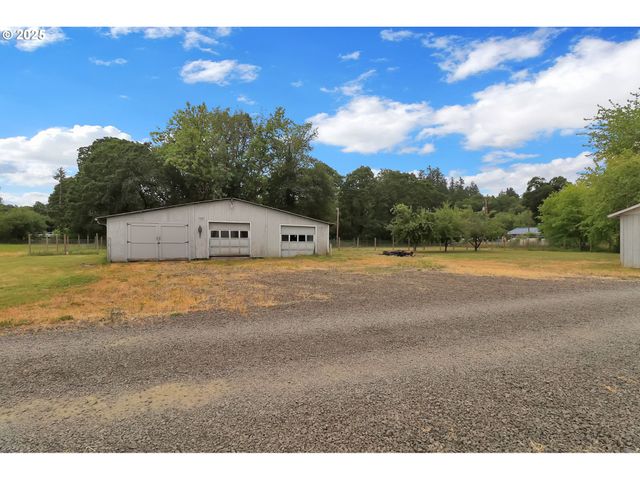 93215 LONG TOM Dr, Cheshire, OR 97419