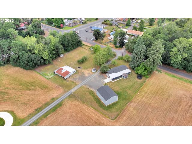 93215 LONG TOM Dr, Cheshire, OR 97419