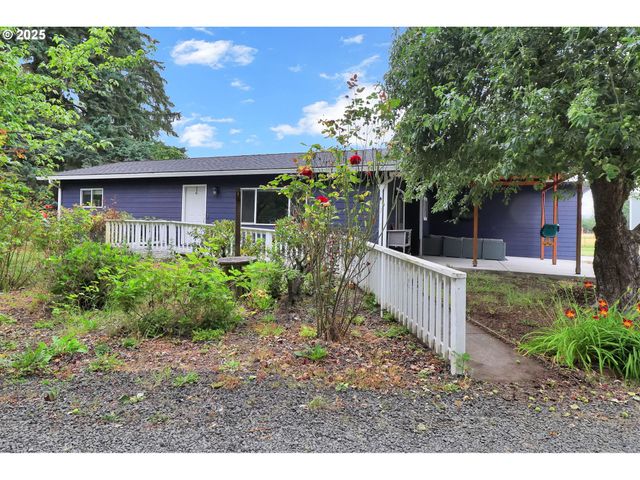 93215 LONG TOM Dr, Cheshire, OR 97419