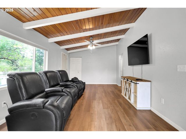 93215 LONG TOM Dr, Cheshire, OR 97419