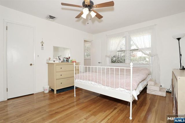 7 Tufts Court, Paramus, NJ 07652