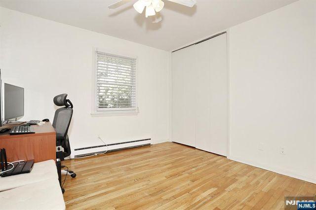 7 Tufts Court, Paramus, NJ 07652