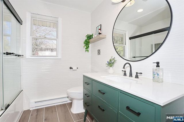 7 Tufts Court, Paramus, NJ 07652