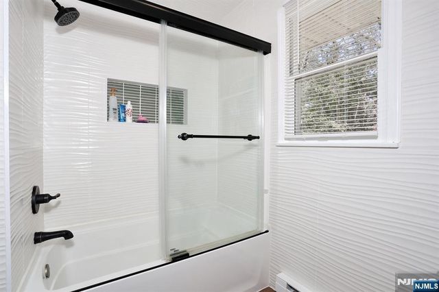 7 Tufts Court, Paramus, NJ 07652