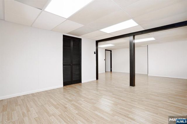 7 Tufts Court, Paramus, NJ 07652