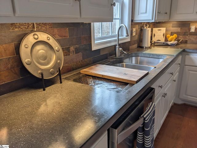 102 Davis Drive, Piedmont, SC 29673