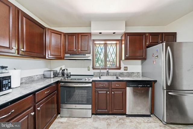 10500 DEAKINS HALL DR, Hyattsville, MD 20783