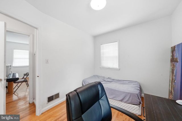 10500 DEAKINS HALL DR, Hyattsville, MD 20783