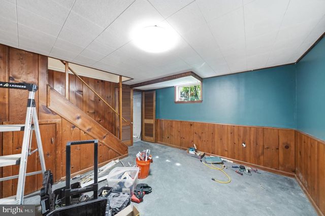 10500 DEAKINS HALL DR, Hyattsville, MD 20783
