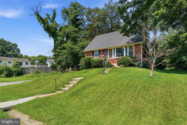 10500 DEAKINS HALL DR, Hyattsville, MD 20783