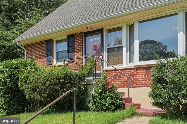 10500 DEAKINS HALL DR, Hyattsville, MD 20783