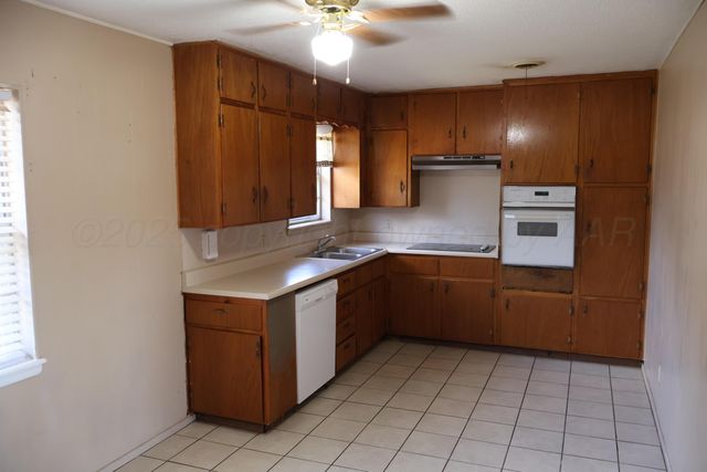 604 Oak, Dimmitt, TX 79027