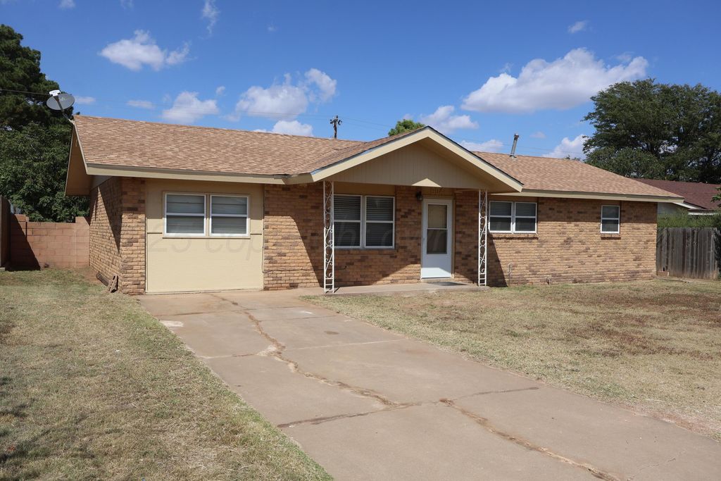 604 Oak, Dimmitt, TX 79027