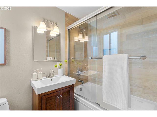 14815 Sw BONNIE BRAE St, Beaverton, OR 97007