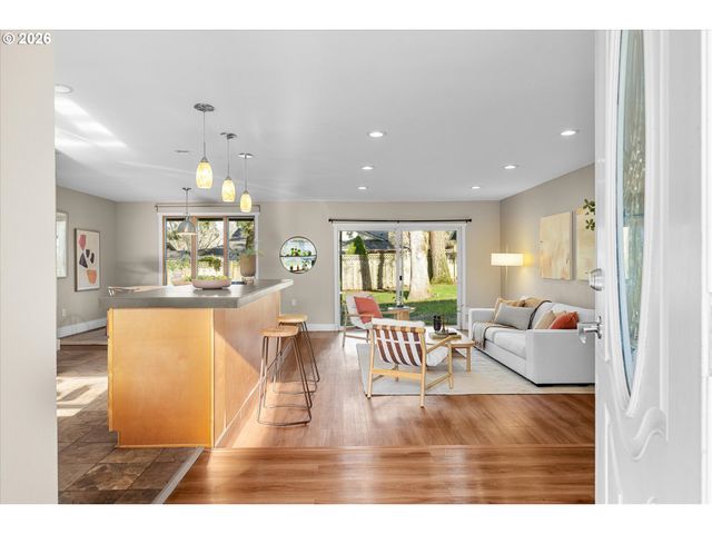 14815 Sw BONNIE BRAE St, Beaverton, OR 97007