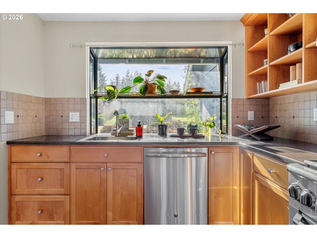 14815 Sw BONNIE BRAE St, Beaverton, OR 97007