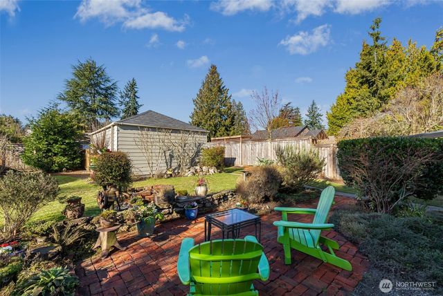 10739 Fremont Avenue N, Seattle, WA 98133