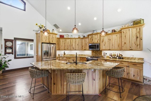 11070 E Grizzly Meadow CT, Athol, ID 83801