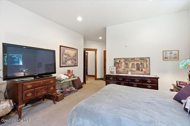 11070 E Grizzly Meadow CT, Athol, ID 83801