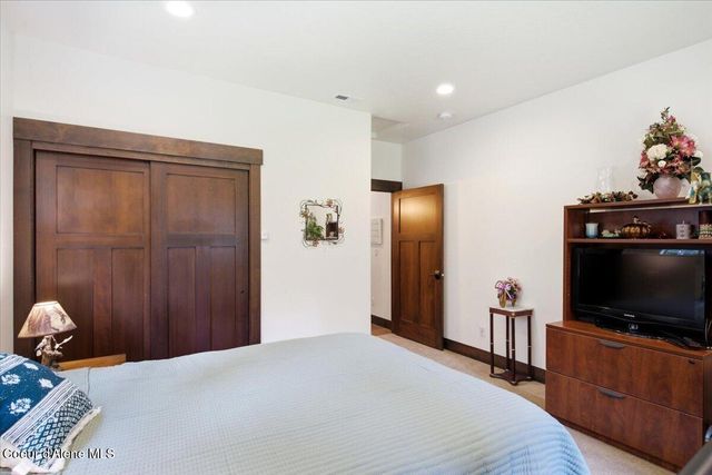 11070 E Grizzly Meadow CT, Athol, ID 83801