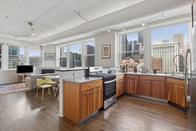 161 W HARRISON Street 901, Chicago, IL 60605