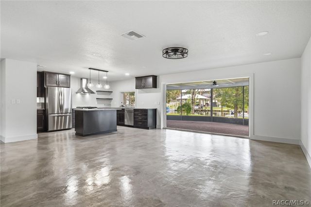 2236 N Watersedge Drive, Crystal River, FL 34429