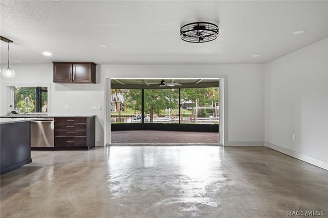 2236 N Watersedge Drive, Crystal River, FL 34429