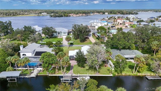 2236 N Watersedge Drive, Crystal River, FL 34429