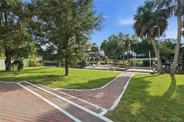 2236 N Watersedge Drive, Crystal River, FL 34429