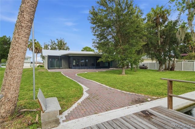 2236 N Watersedge Drive, Crystal River, FL 34429