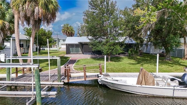 2236 N Watersedge Drive, Crystal River, FL 34429