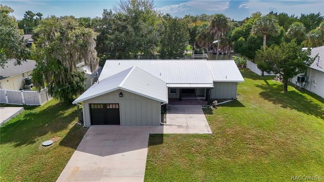 2236 N Watersedge Drive, Crystal River, FL 34429