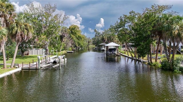 2236 N Watersedge Drive, Crystal River, FL 34429