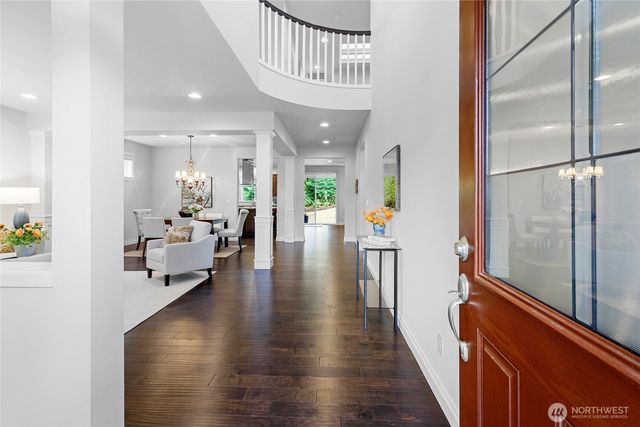 13844 La Vigne Court NE, Bainbridge Island, WA 98110