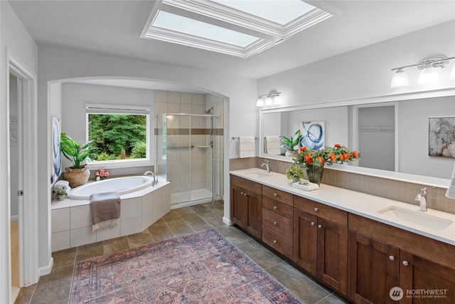 13844 La Vigne Court NE, Bainbridge Island, WA 98110