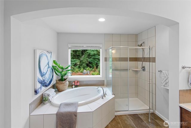 13844 La Vigne Court NE, Bainbridge Island, WA 98110