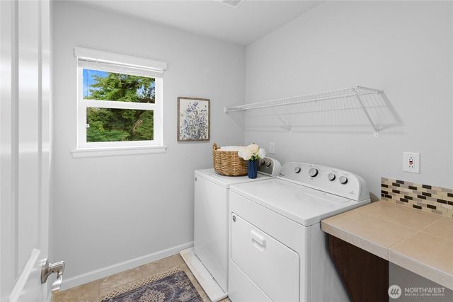 13844 La Vigne Court NE, Bainbridge Island, WA 98110