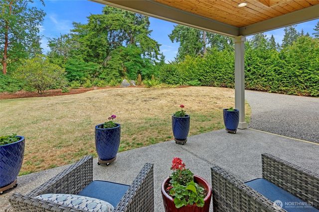 13844 La Vigne Court NE, Bainbridge Island, WA 98110