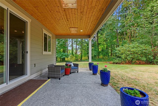 13844 La Vigne Court NE, Bainbridge Island, WA 98110