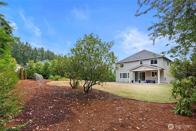 13844 La Vigne Court NE, Bainbridge Island, WA 98110